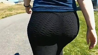 Curvy Mom In Public With A Wedgie In Leggings