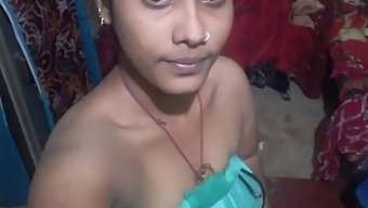 Teen With Big Natural Tits Takes A Selfie