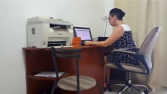 High Definition Video Captures The Real-Life Cunnilingus Of A Secretary And Her Employee