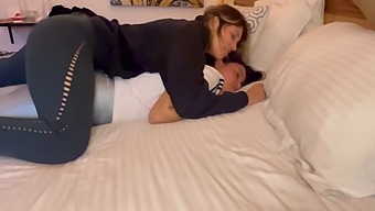 Keep It Quiet: Hotel Guests: Rub My Vagina While I Moan
