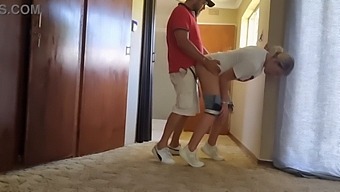 Pizza Delivery Man Receives Unforgettable Tip From Customer