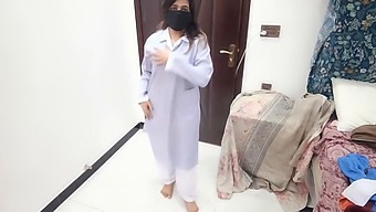 Sobia Nasir'S Seductive Dance In Her Dorm Room