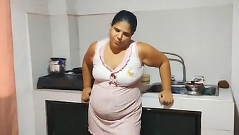 I'M Alone With My Stepdaughter Who Has A Large Butt And I Have Sex With Her Aggressively According To Her Preference.