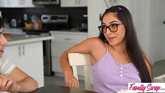 Lindsay Lee And Madison Wilde'S Heated Encounter In Hd